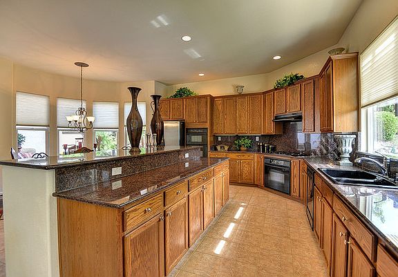 3rd image of 302 Jumel Ct