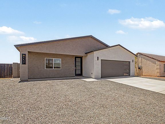 3rd image of 9435 W CONCORDIA Drive