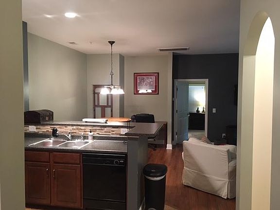 Spacious kitchen and dining area