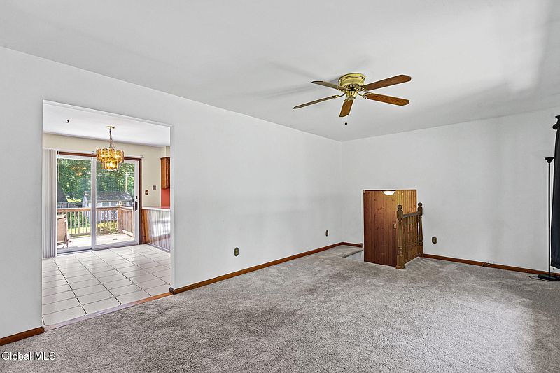5th image of 172 Dahlia Street