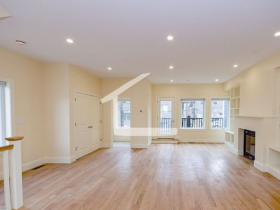 5th image of 8 Cufflin St #118