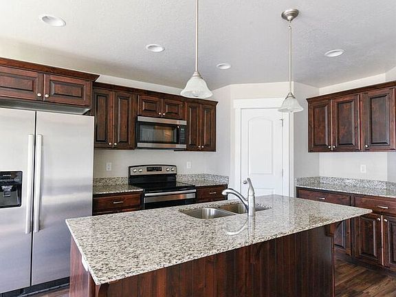 2nd image of 4847 W Eiffel Way