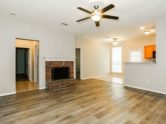 4th image of 1108 McKavett Dr