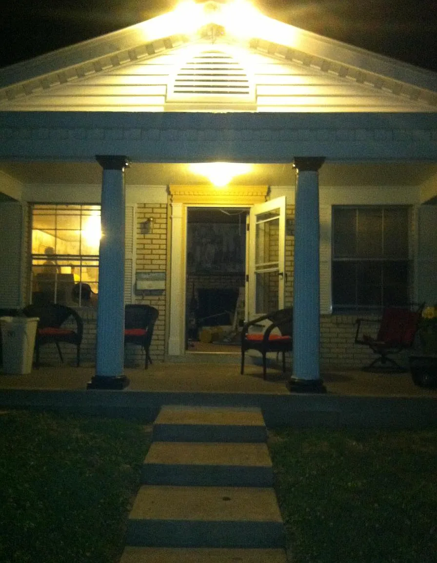 223 Anderson Lane — Photo 4