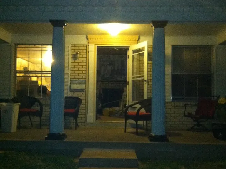 223 Anderson Ln — Photo 4