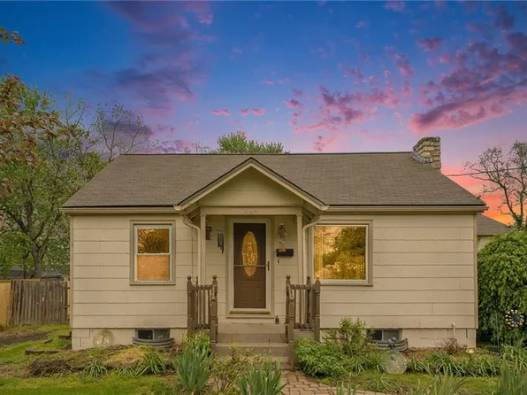 304 N Keeler St, Olathe, KS 66061