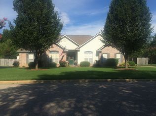 281 Live Oaks Dr, Millbrook, AL 36054