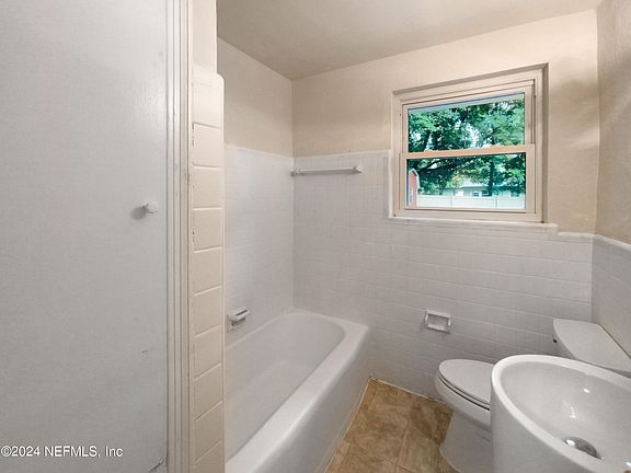 5th image of 3814 COLEBROOKE Drive