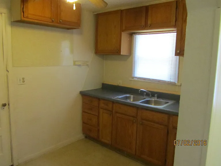 1329 SW Grand Blvd — Photo 5