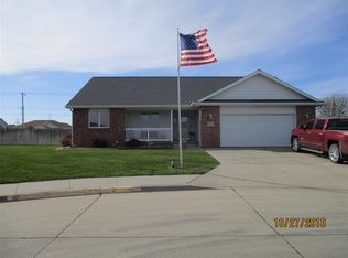 4408 104th St APT 5, Urbandale, IA 50322