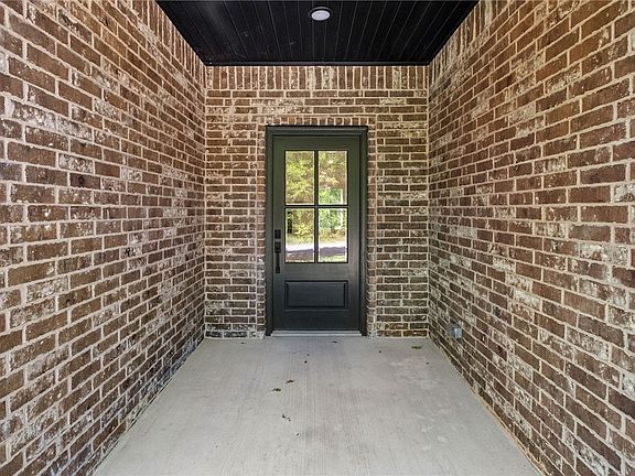 4th image of 17 Carnahan Ln