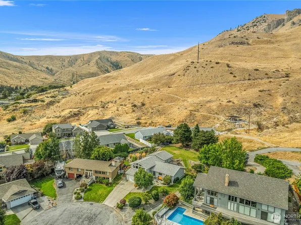 1920 Emerald Place, Wenatchee, WA 98801