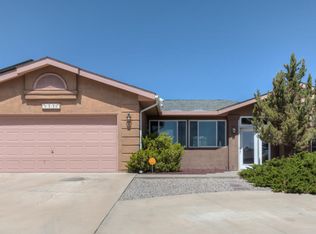 77 Castle Rock Rd SE, Rio Rancho, NM 87124