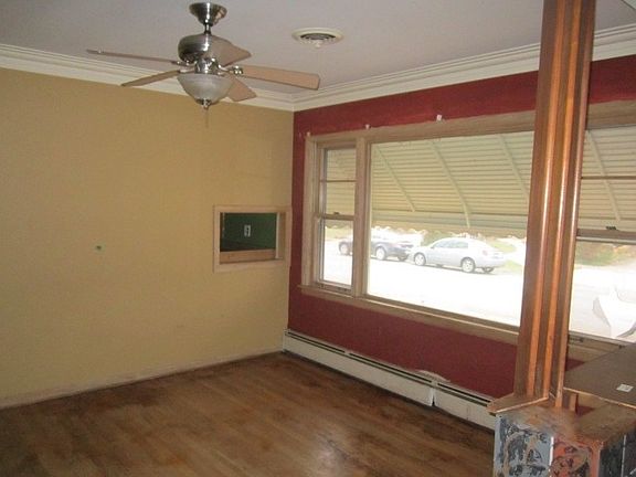 4th image of 4041 W 105th Pl