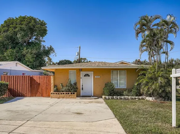 13698 120th St, Seminole, FL 33778