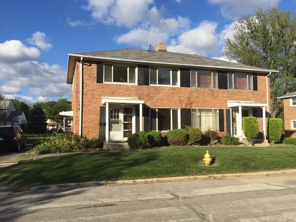 16 McCarthy Rd, Park Forest, IL 60466
