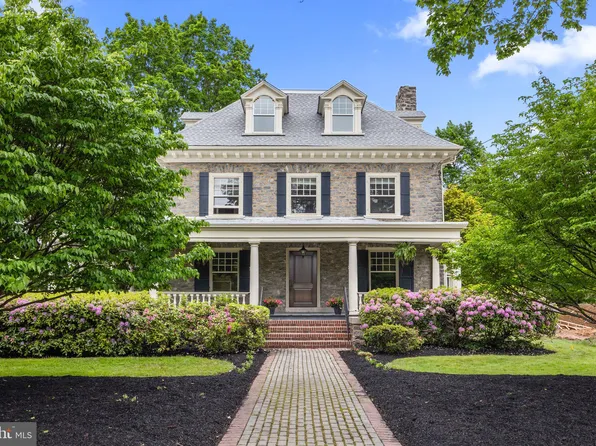 108 W Gillam Ave, Langhorne, PA 19047