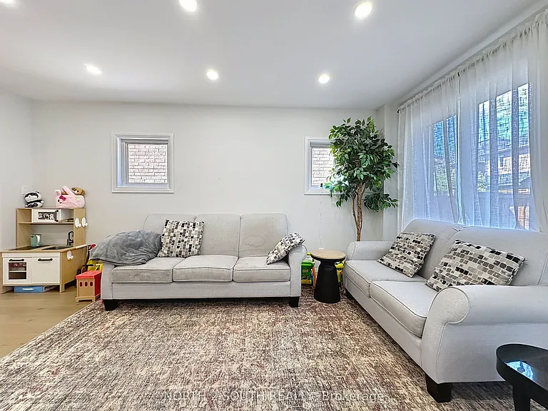 93 Komura Rd #UPPER — Photo 15