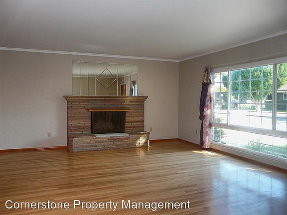 3rd image of 1575 Kingman Ave