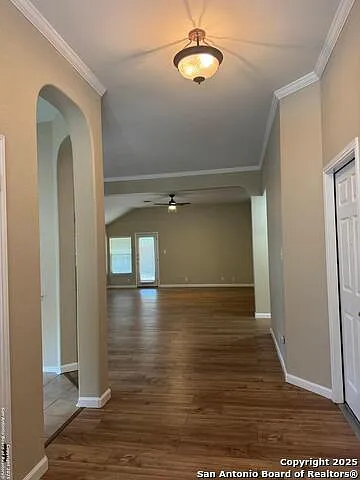 3 bed, 2.0 bath, 1807 sqft, $2,400 — Photo 3