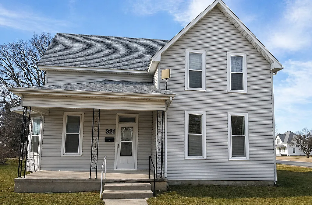 321 North Cypress Street — Photo 1