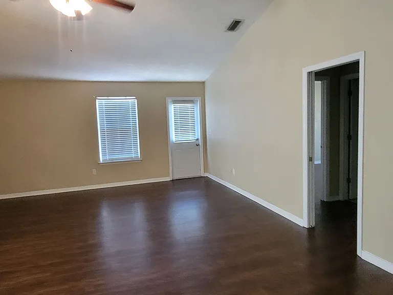 3402 NW 25th Ter — Photo 15