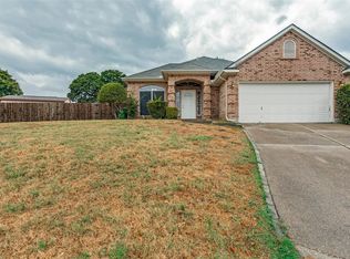 6025 Western Creek Ln, Haltom City, TX 76137