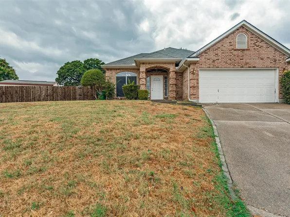 6025 Western Creek Ln, Haltom City, TX 76137