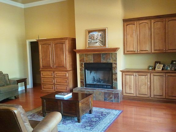 4th image of 210 Northwood Ln