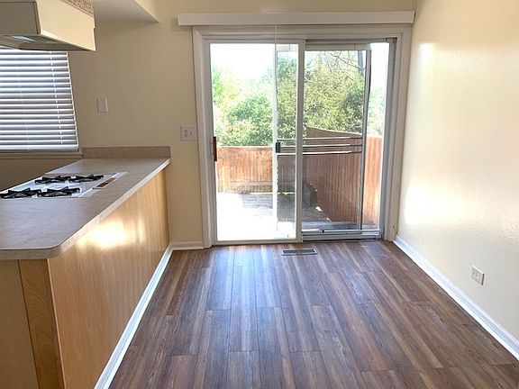 4th image of 1953 Kenilworth Cir