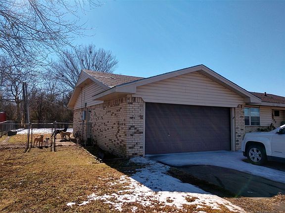 2nd image of 600 Lampton Ln
