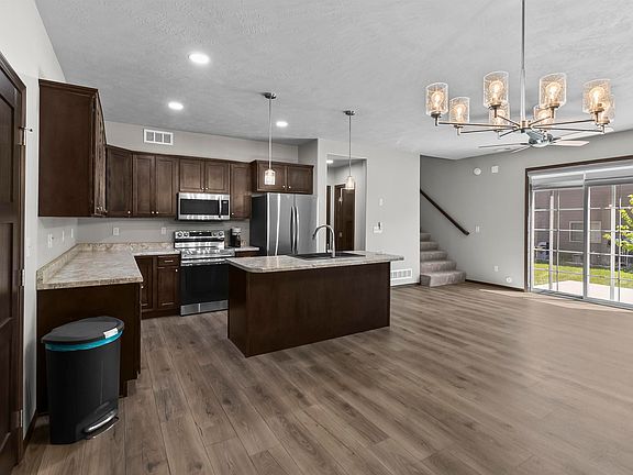 2nd image of 2541 E Meadowside Pl