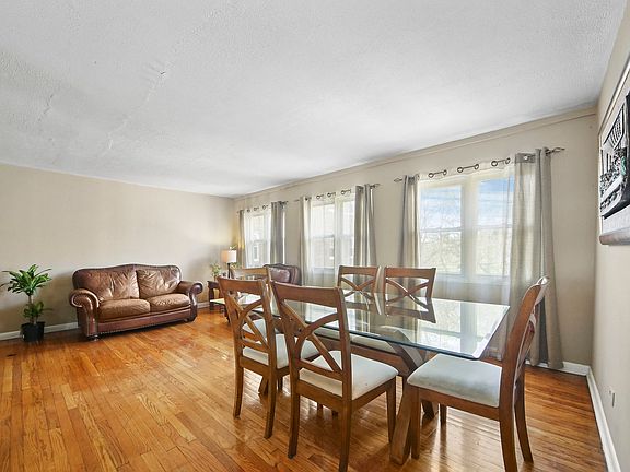 2nd image of 2435 W Lunt Ave APT 2B