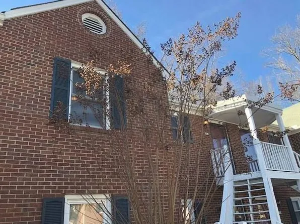 135 Columbine Dr APT 225, Winston Salem, NC 27106
