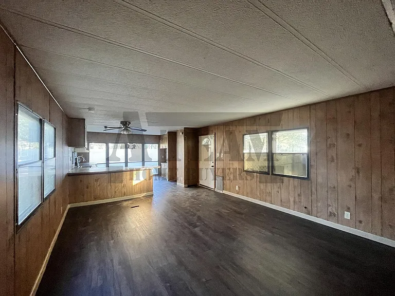135 Oxbow St — Photo 8