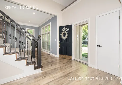 15730 W Locust St — Photo 7