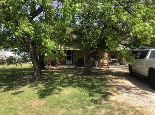 225 N Mills St, De Leon, TX 76444