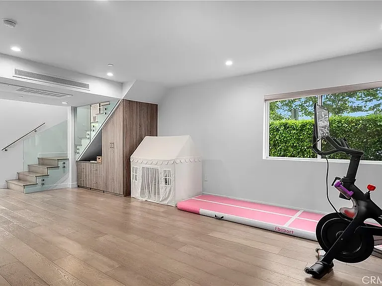 14157 Tiara St #101 — Photo 31