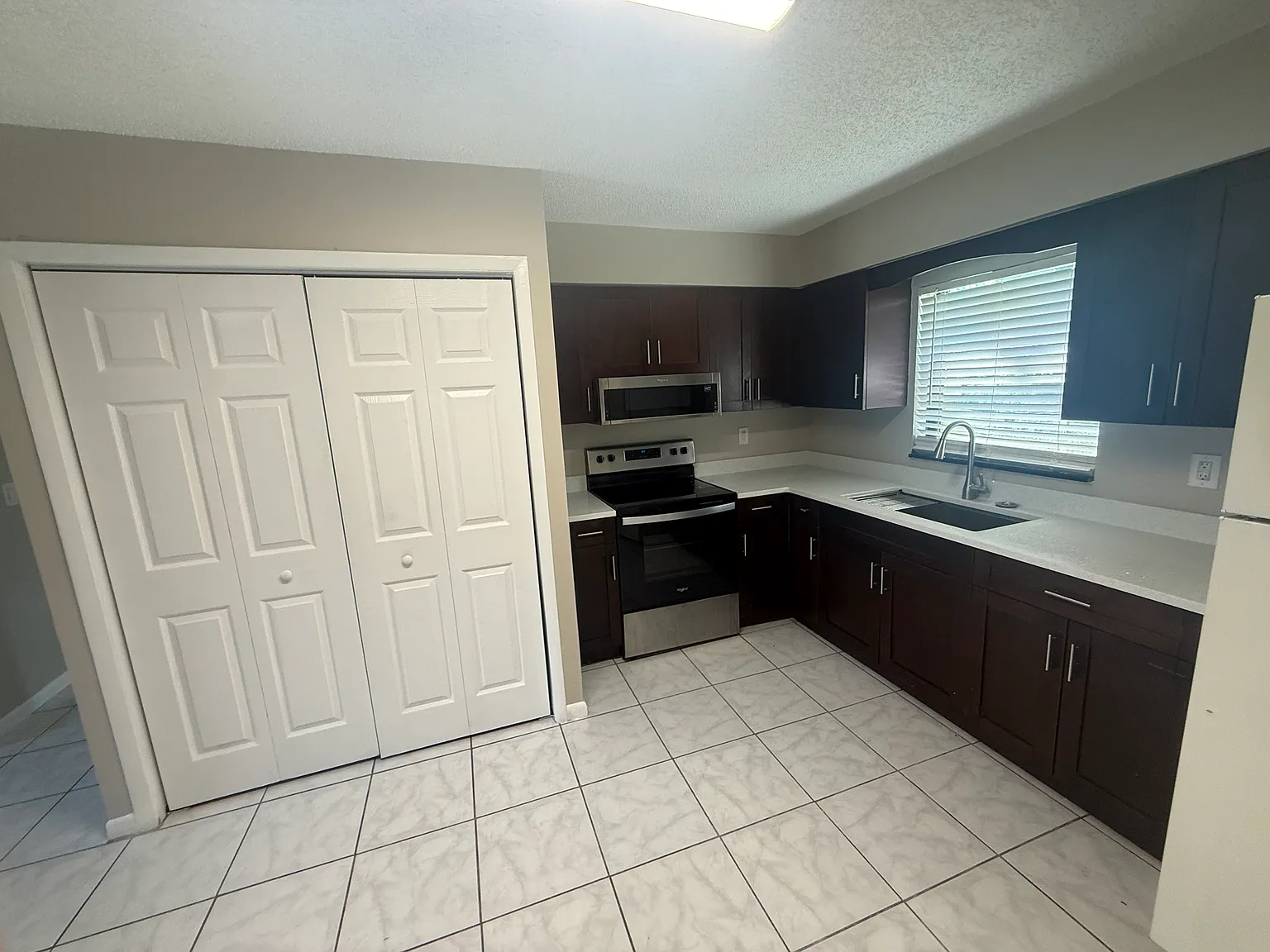 2 bed, 818 sqft, $1,750 — Photo 1