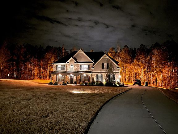 2nd image of 135 Tuscany Ct
