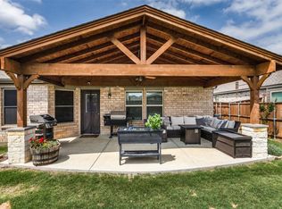 6028 Halton Dr, Aubrey, TX 76227