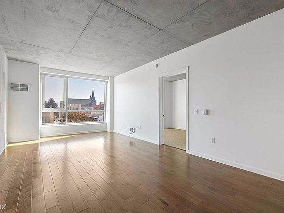 3rd image of 45 Bartlett St Unit 305