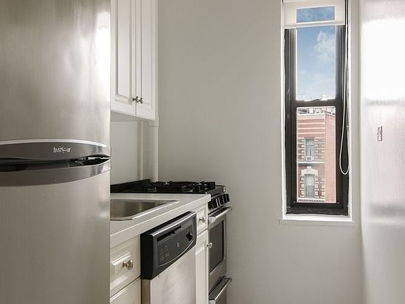 5th image of 10 Downing St APT 6G
