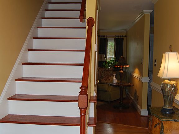 4th image of 507 California Dr
