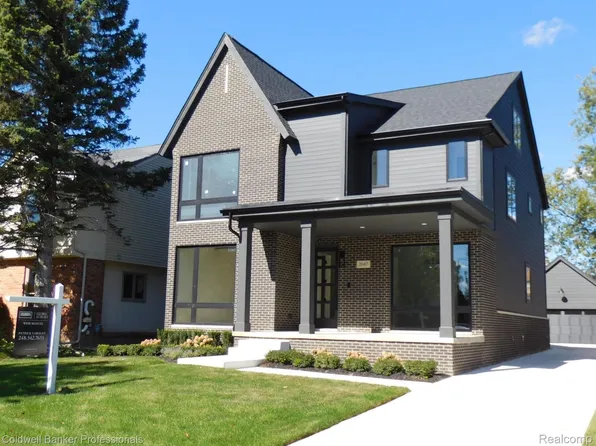 2647 Dorchester Rd, Birmingham, MI 48009