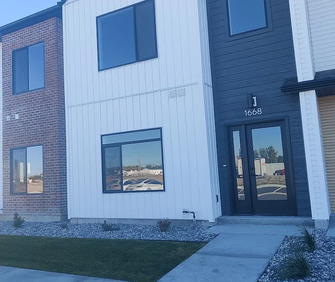 1668 Weatherwood Dr — Photo 2
