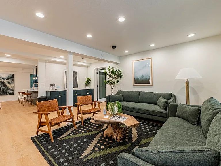 Bellevue Ridge — Photo 7