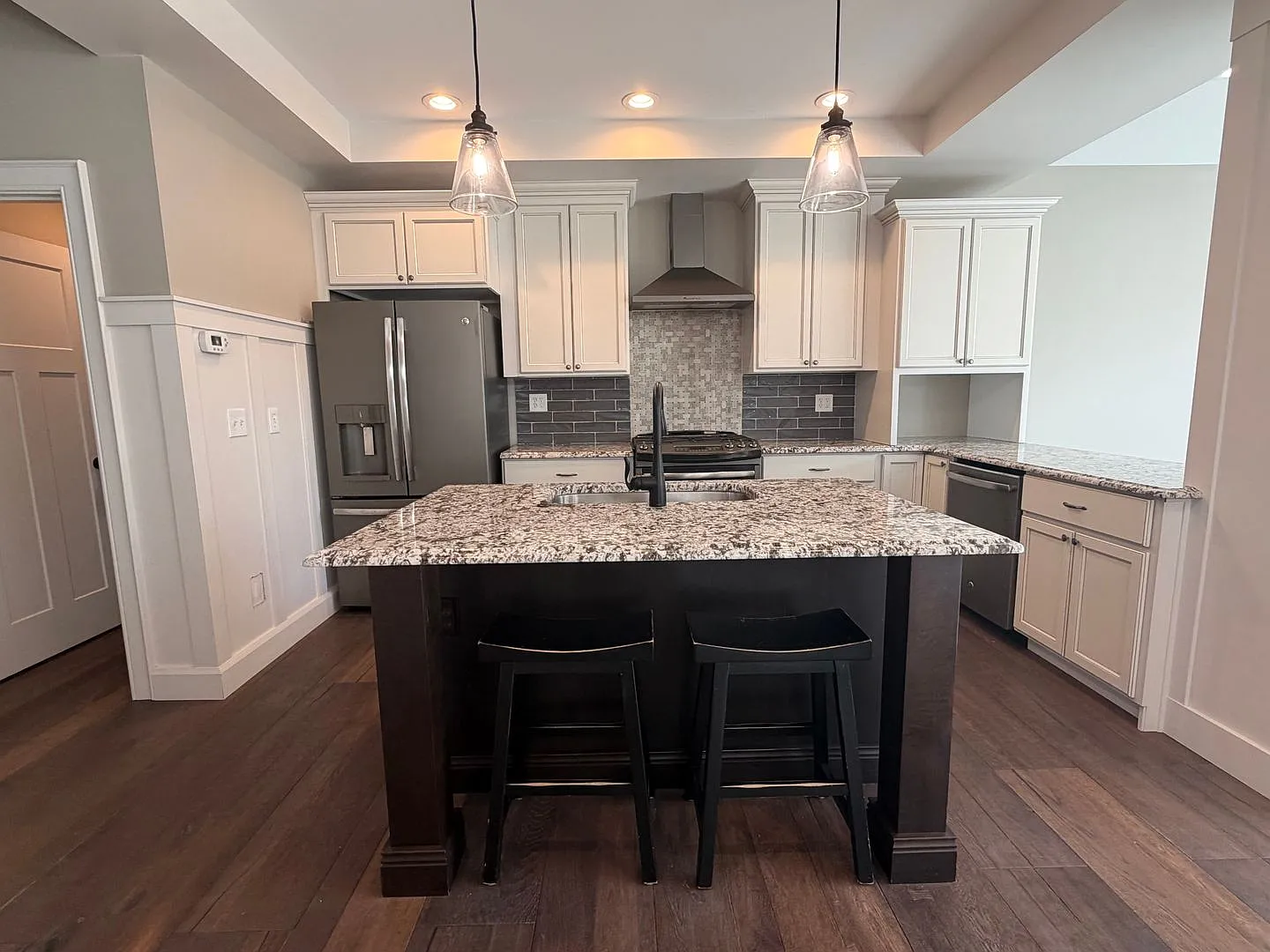 Now renting 3 bedroom Townhome — Photo 3