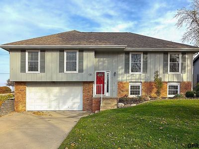 1301 Scott Rd, Papillion, NE, 68046