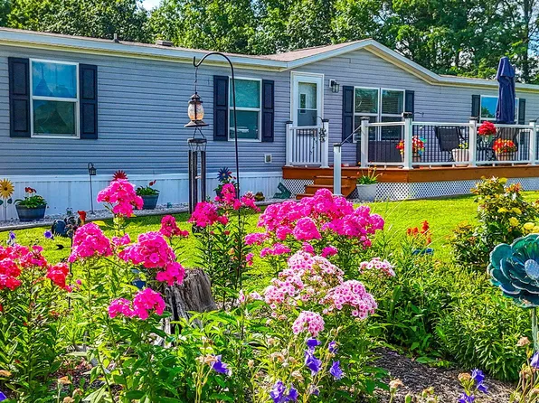 17053 N Willet Rd, Centralia, MO 65240